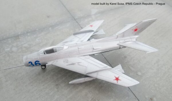Model: MiG-19S - Image 4