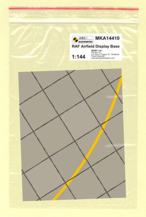 [MKA14410] RAF Base (square concrete panels)